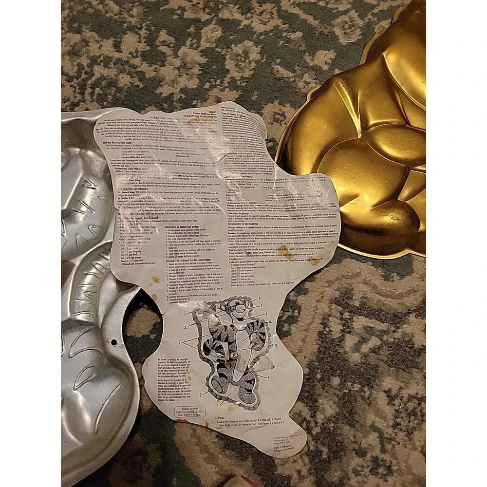 2 Wilton Tigger & Winnie The Pooh Cake Pans Disney Full Size 2105-3001 505-401